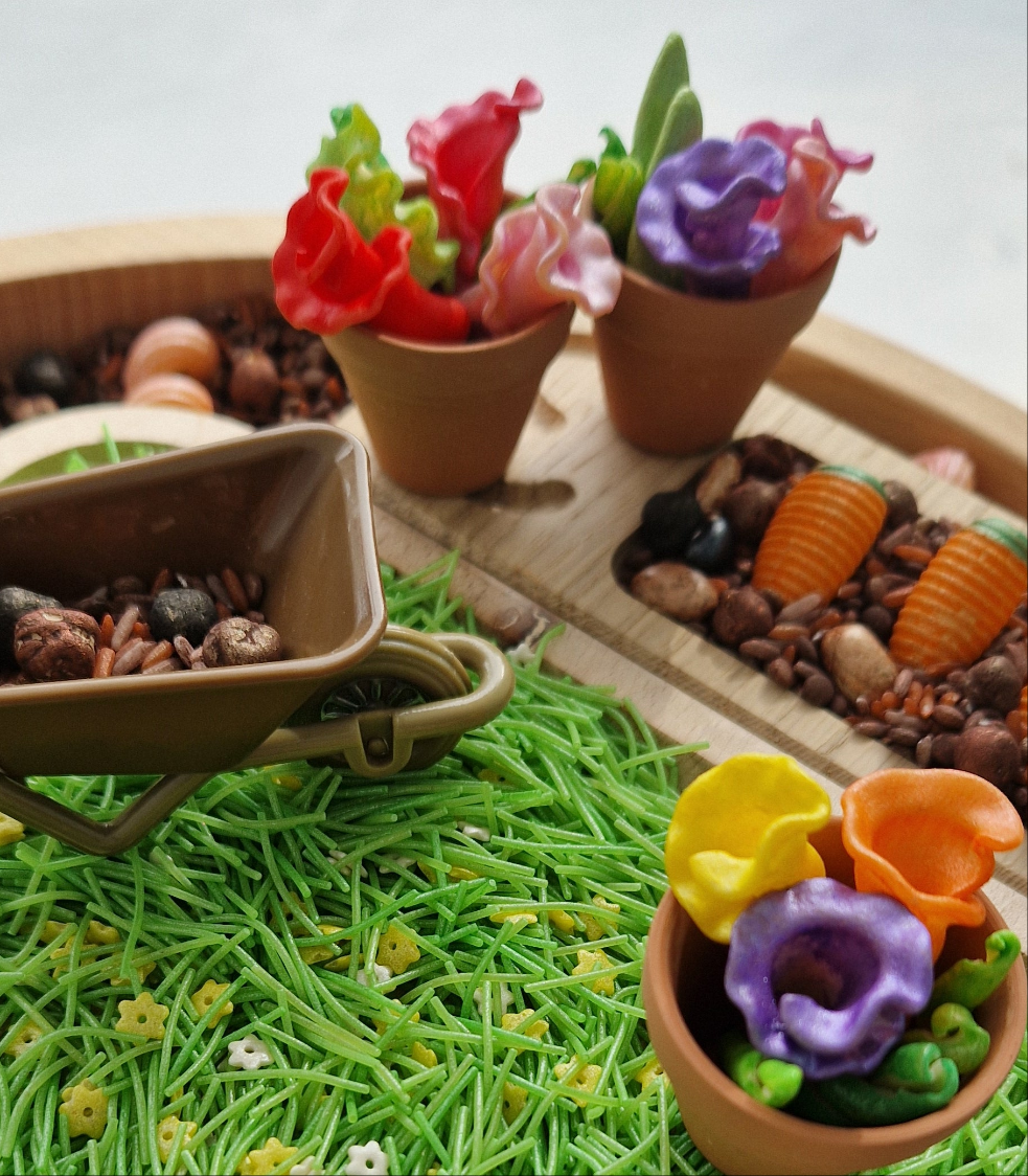 Mini terracota pots