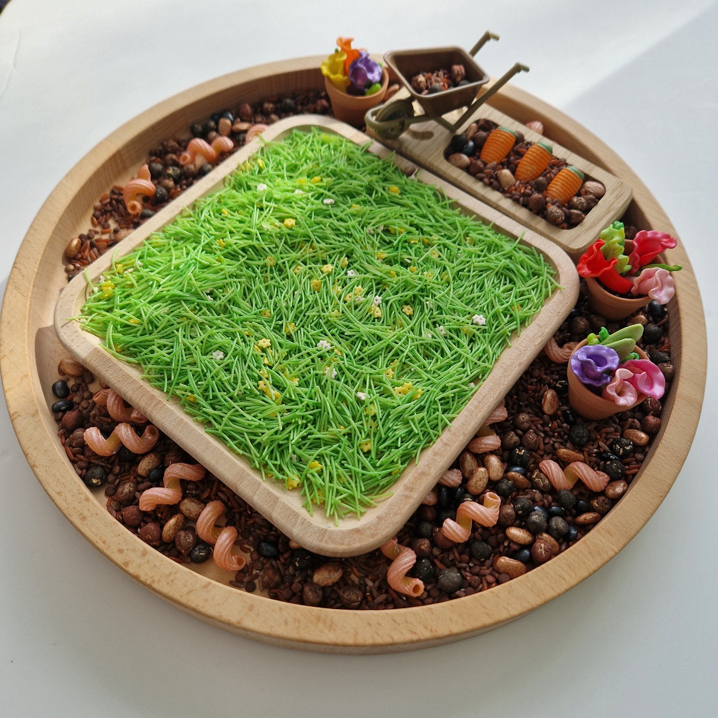 Spring Grass & Mini Flowers Base / the perfect lawn