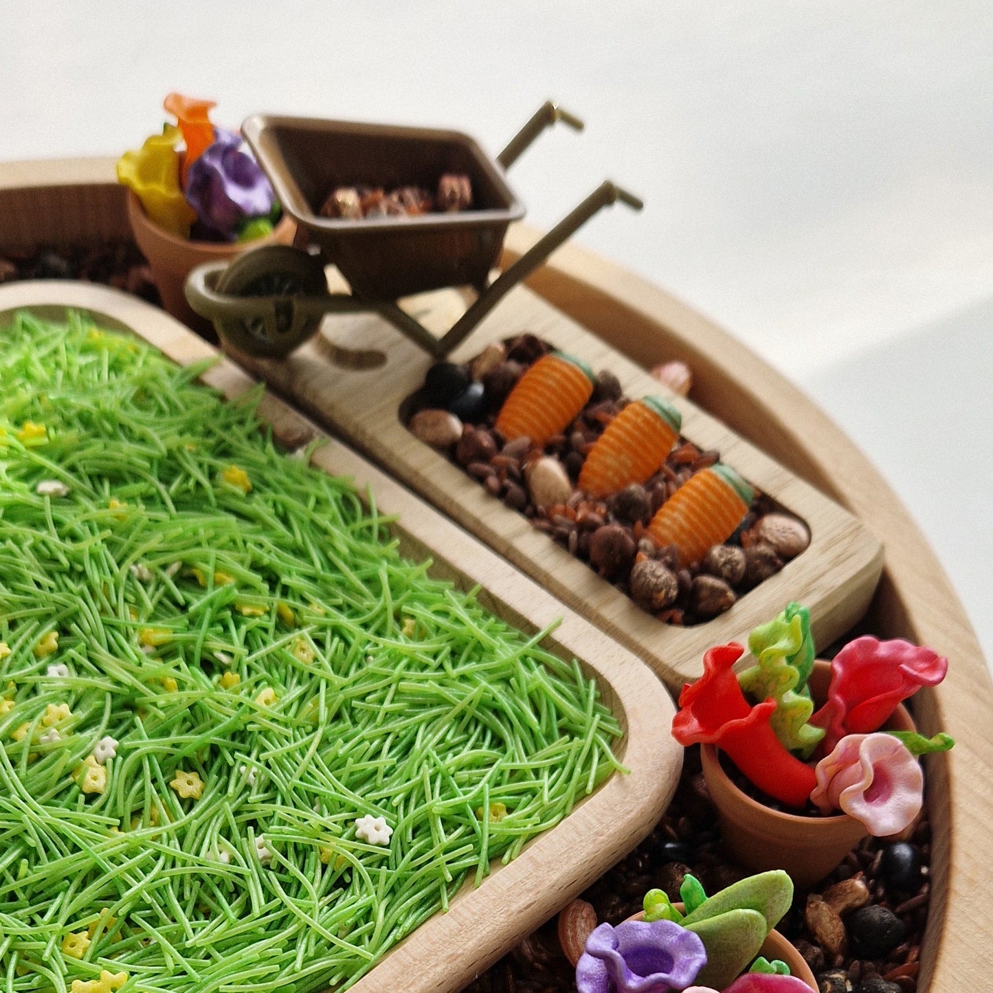 Spring Grass & Mini Flowers Base / the perfect lawn