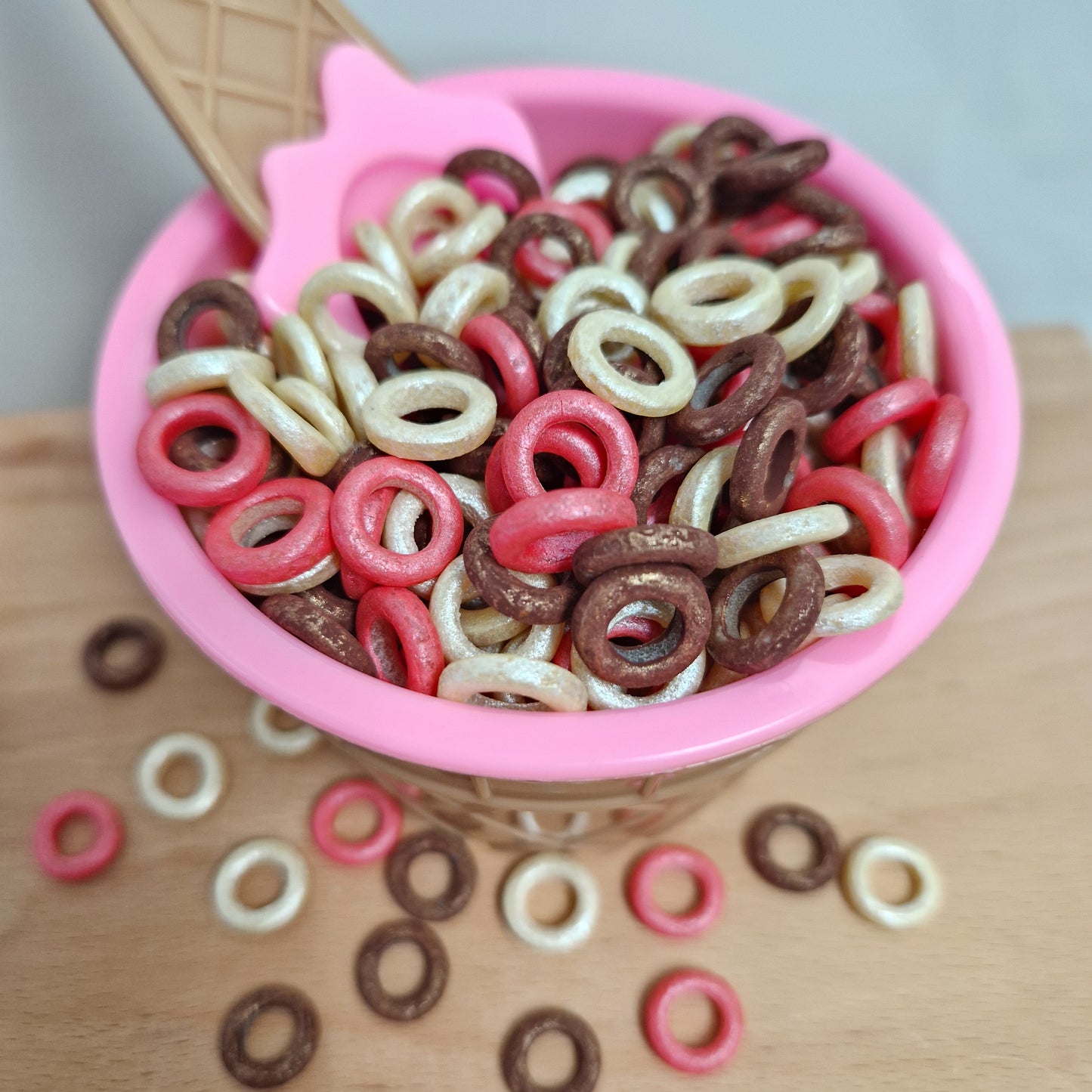 Neapolitan Ice Cream Hoops Sensory Play Mix (150g)