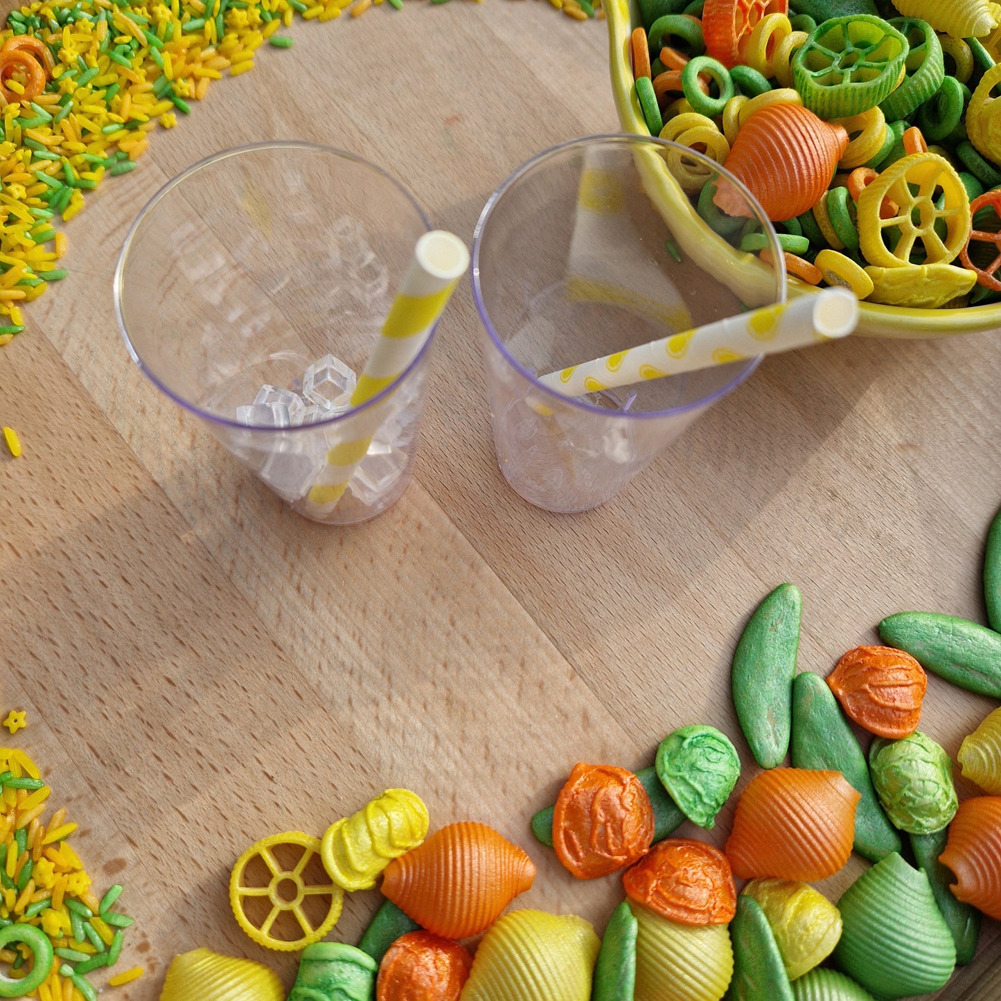 2 x Glasses & Straws + 8  Mini Ice Cubes
