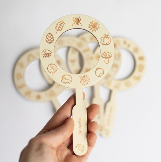 Magnifying Glass ( Autumn )
